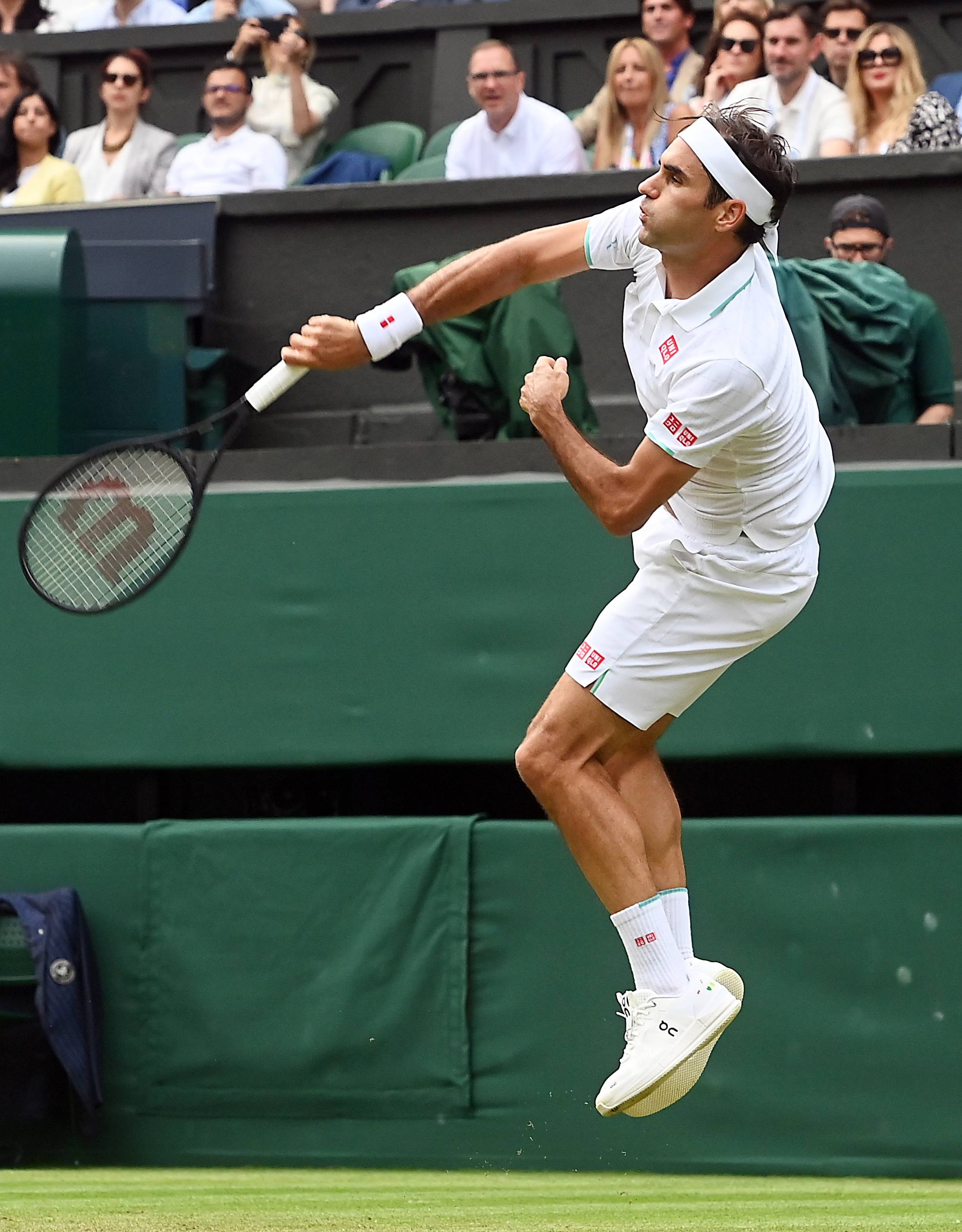 包含英国网球队横扫欧洲网球队，费德勒绝境逆转的词条