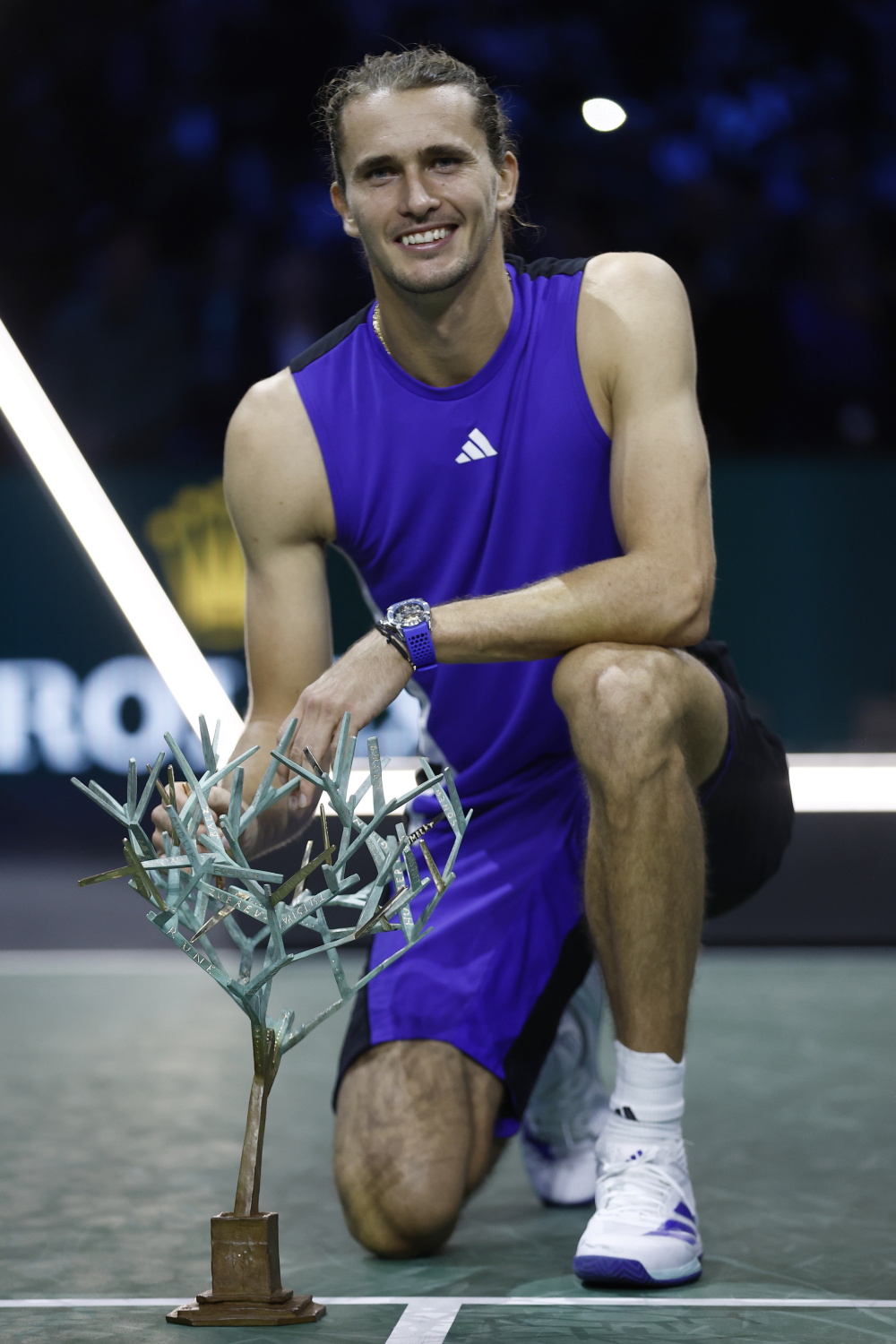 德国网球队鏖战西班牙网球队，兹维列夫高光表现的简单介绍