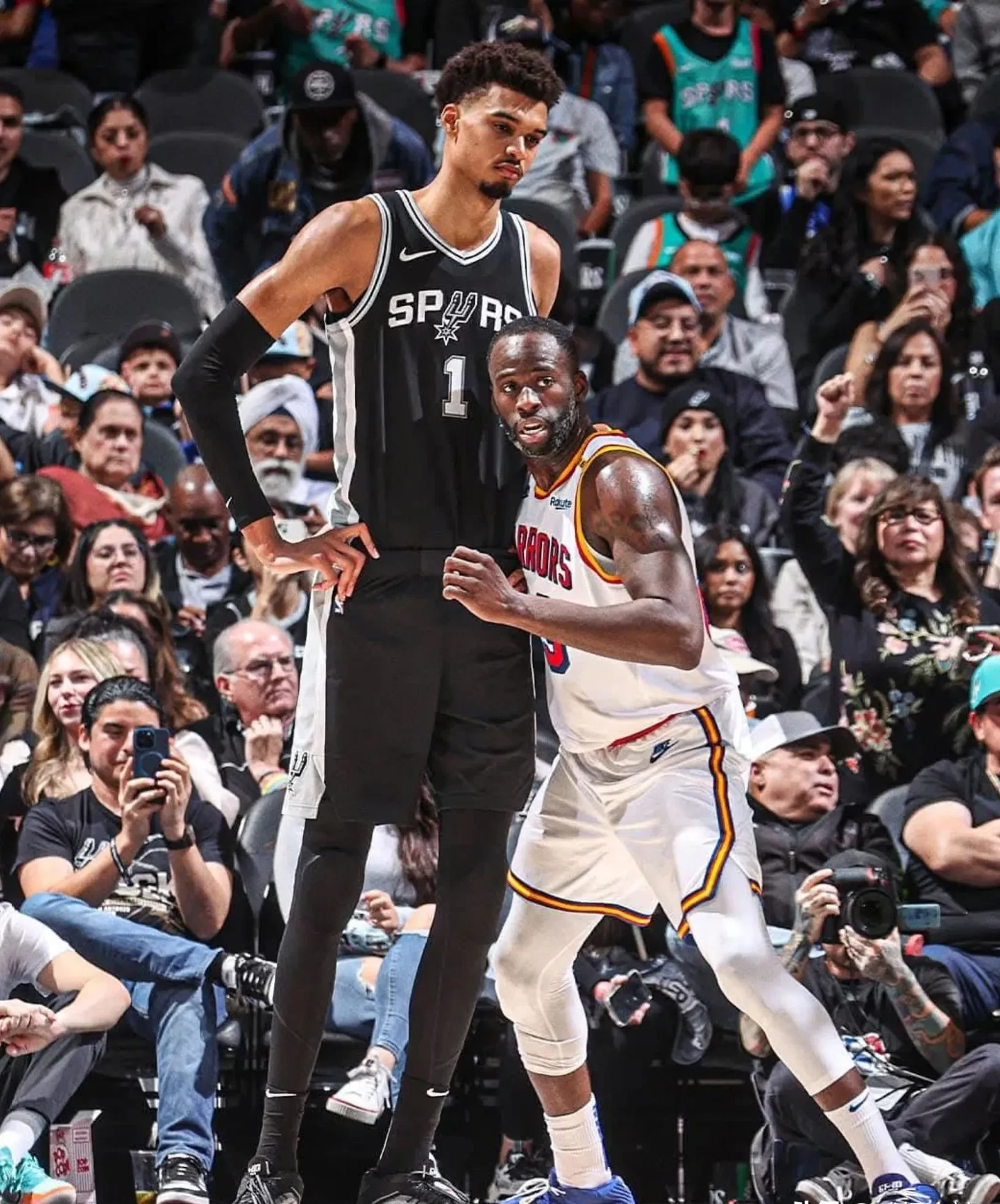 勇士B队绝杀独行侠,西蒙斯惊艳世界 勇士B队绝杀独行侠,西蒙斯惊艳世界