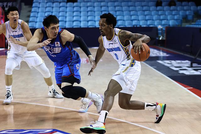 南特新援进球助攻,融入球队变得更加顺利 南特新援进球助攻,融入球队变得更加顺利