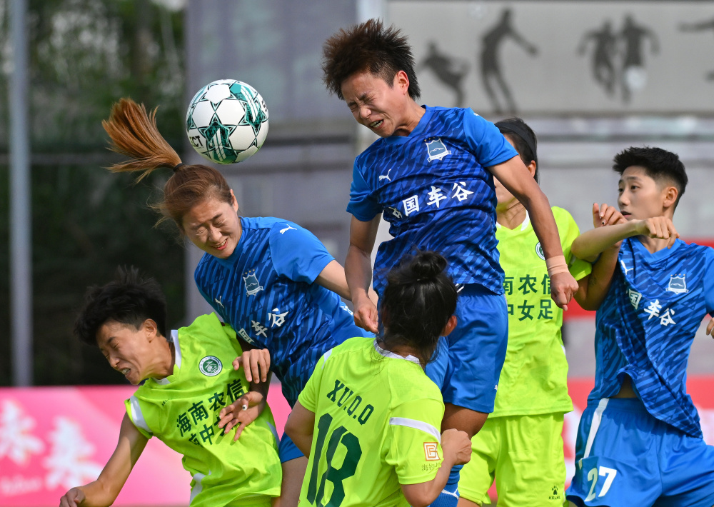 国际足球赛事中,女子联赛展露实力的简单介绍 国际足球赛事中,女子联赛展露实力的简单介绍