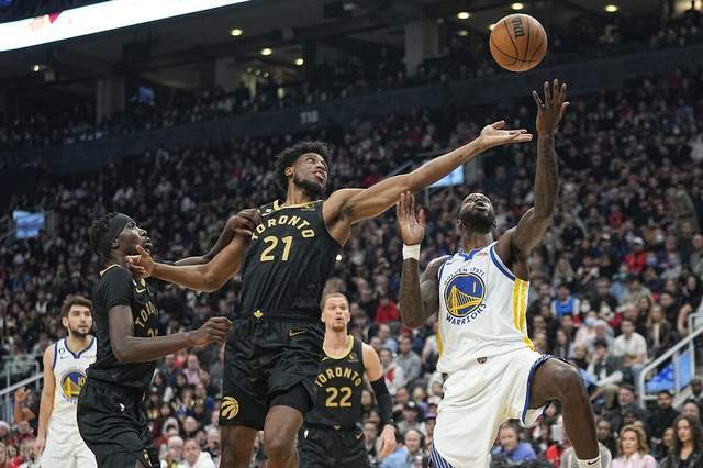 包含猛龙闪耀双星，客场大胜对手的词条