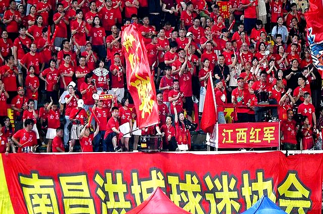 重磅对决再现，球迷高潮迭起的简单介绍