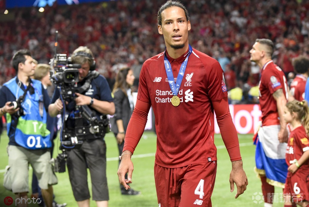 包含塞内加尔横扫拜仁，范戴克状态火热的词条