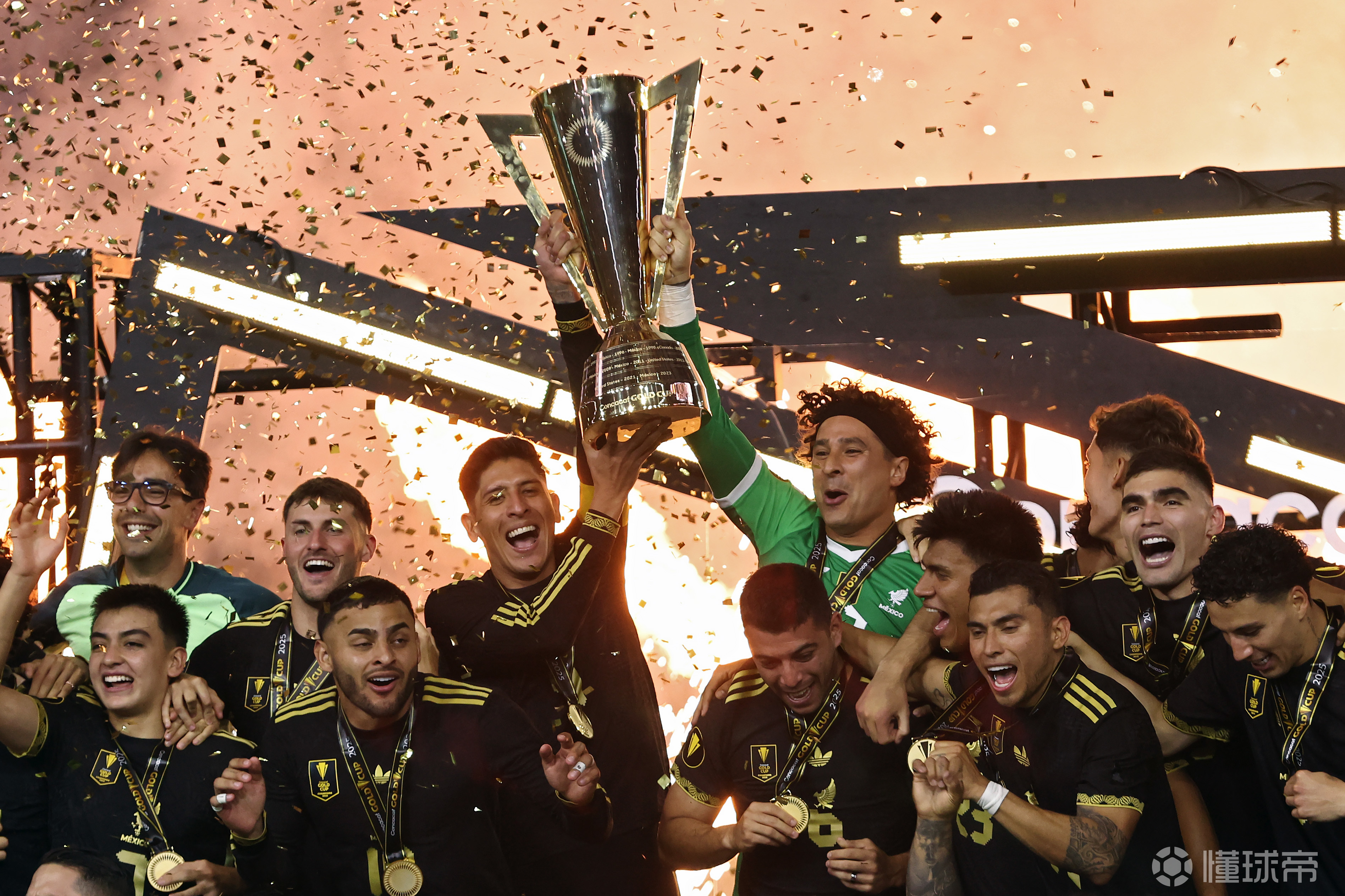 包含墨西哥逆转韩国,莱万点燃赛场的词条 包含墨西哥逆转韩国,莱万点燃赛场的词条