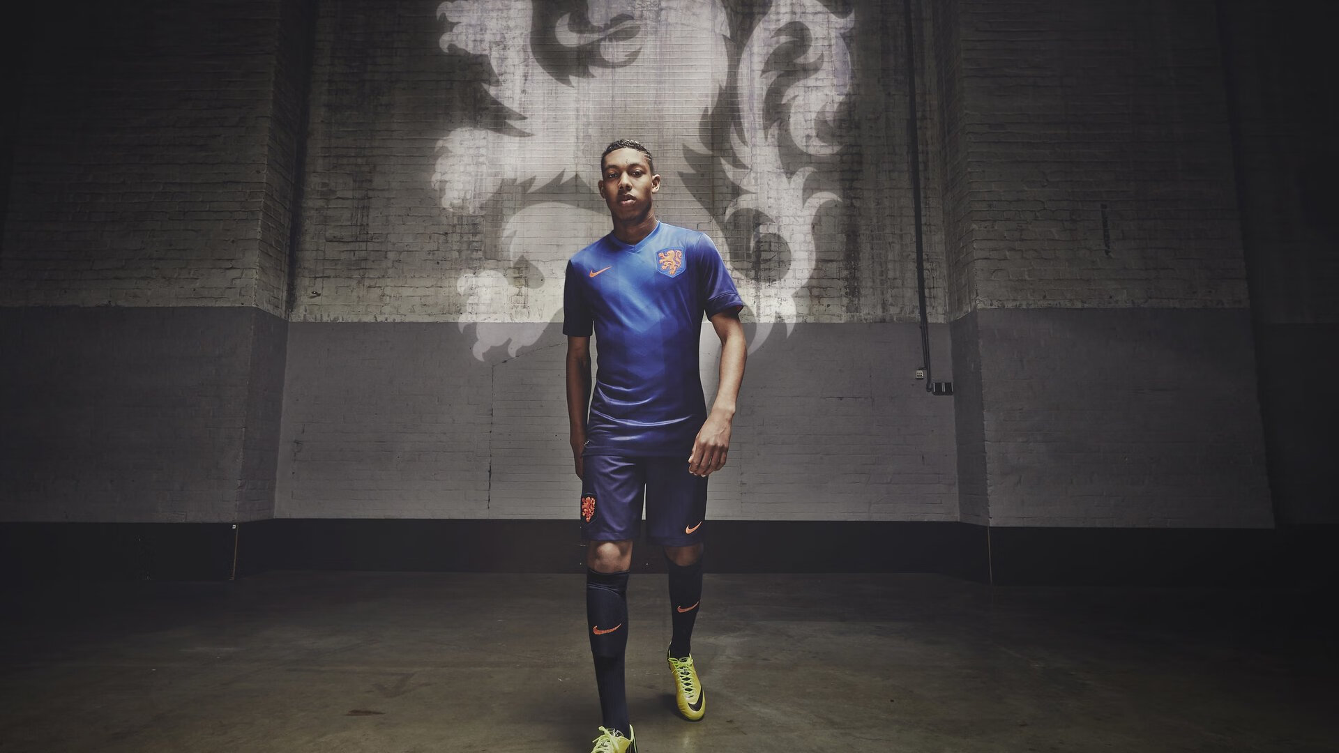 绿茵双面镜，多特蒙德绝杀之夜与梅西的统治艺术