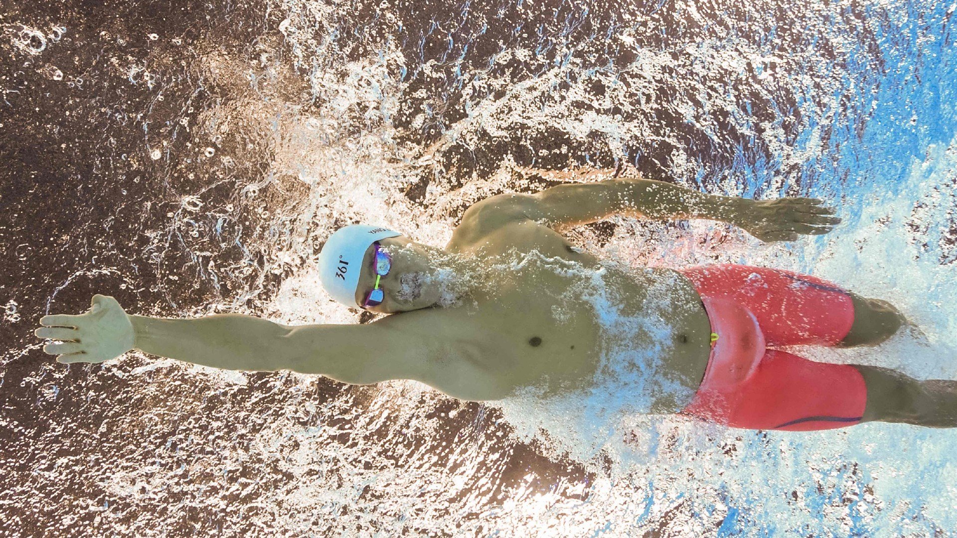 雷霆轻取上海队，张镇麟统治全场，一场定义个人英雄主义的篮球盛宴